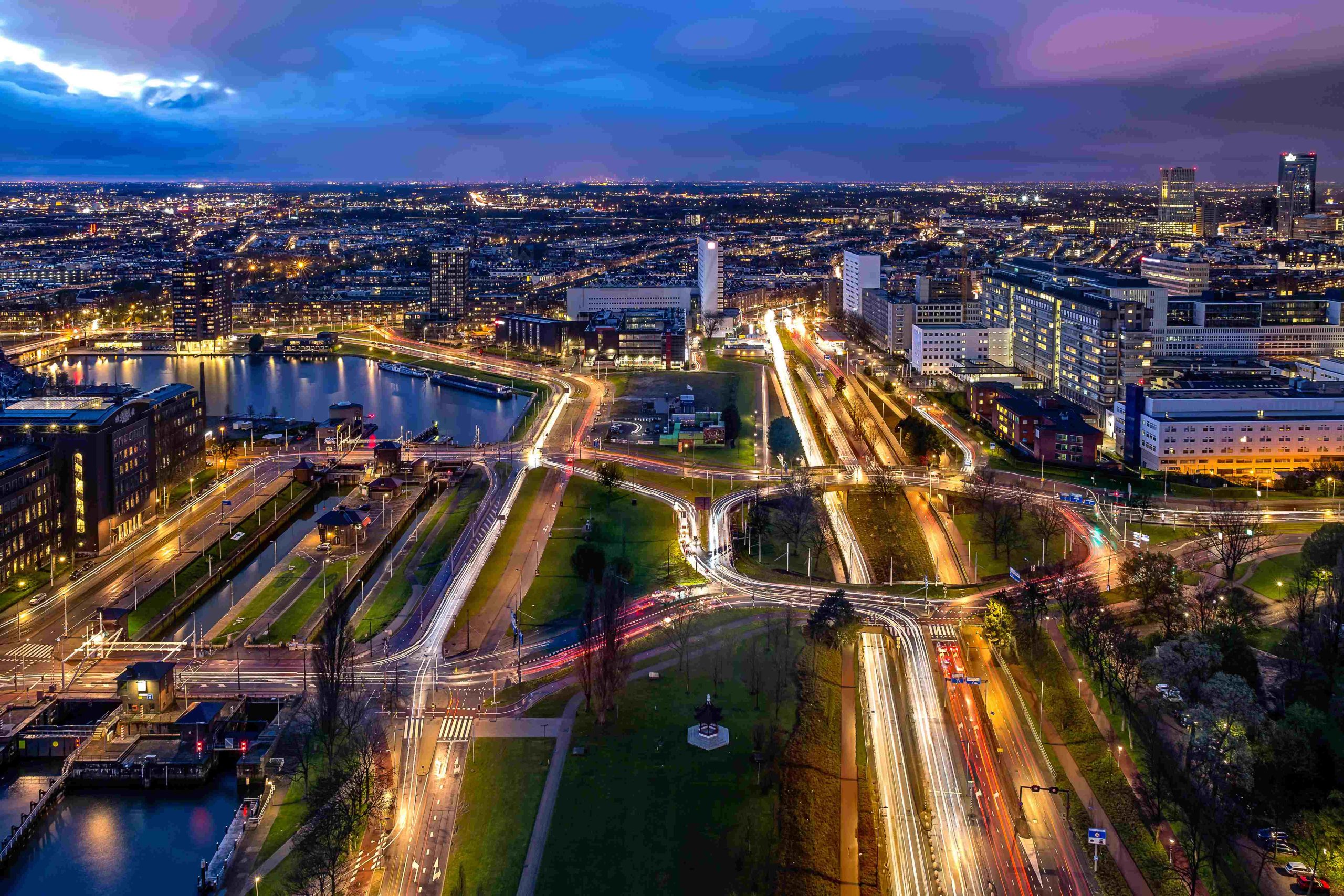 Verkeer Rotterdam snachts